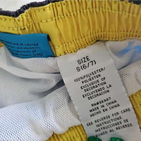 Boy's Batman Swim Trunks Size Small - Picture 5 of 7